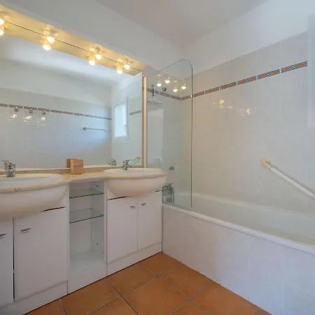בית נופש Eden Parc By Interhome *